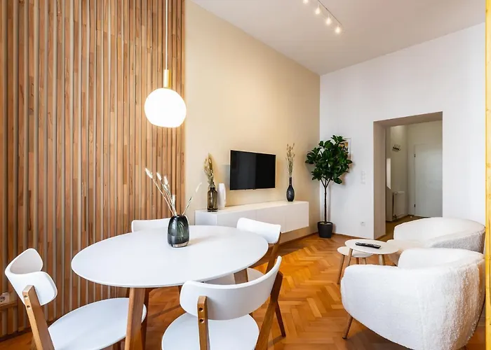 Apartment Classy And Elegant In A Calm Area *