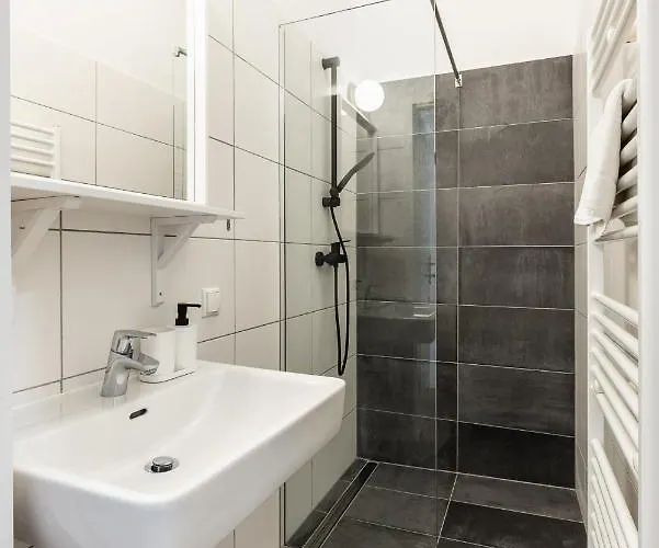 Classy And Elegant In A Calm Area Apartment Wien
