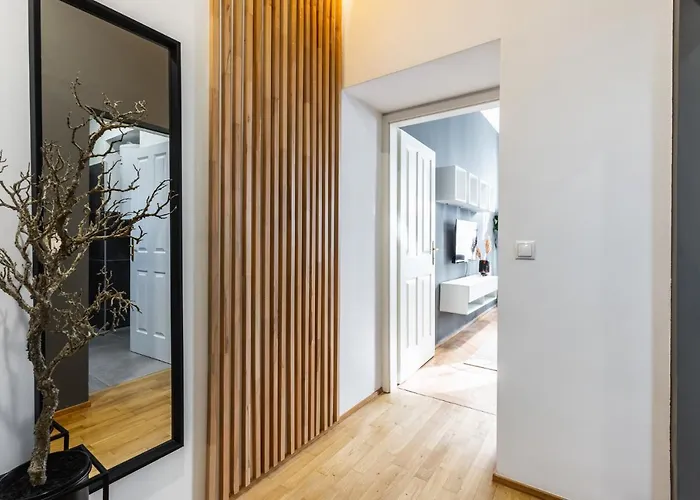 Classy And Elegant In A Calm Area Apartment *